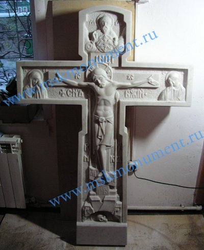 памятник в виде креста